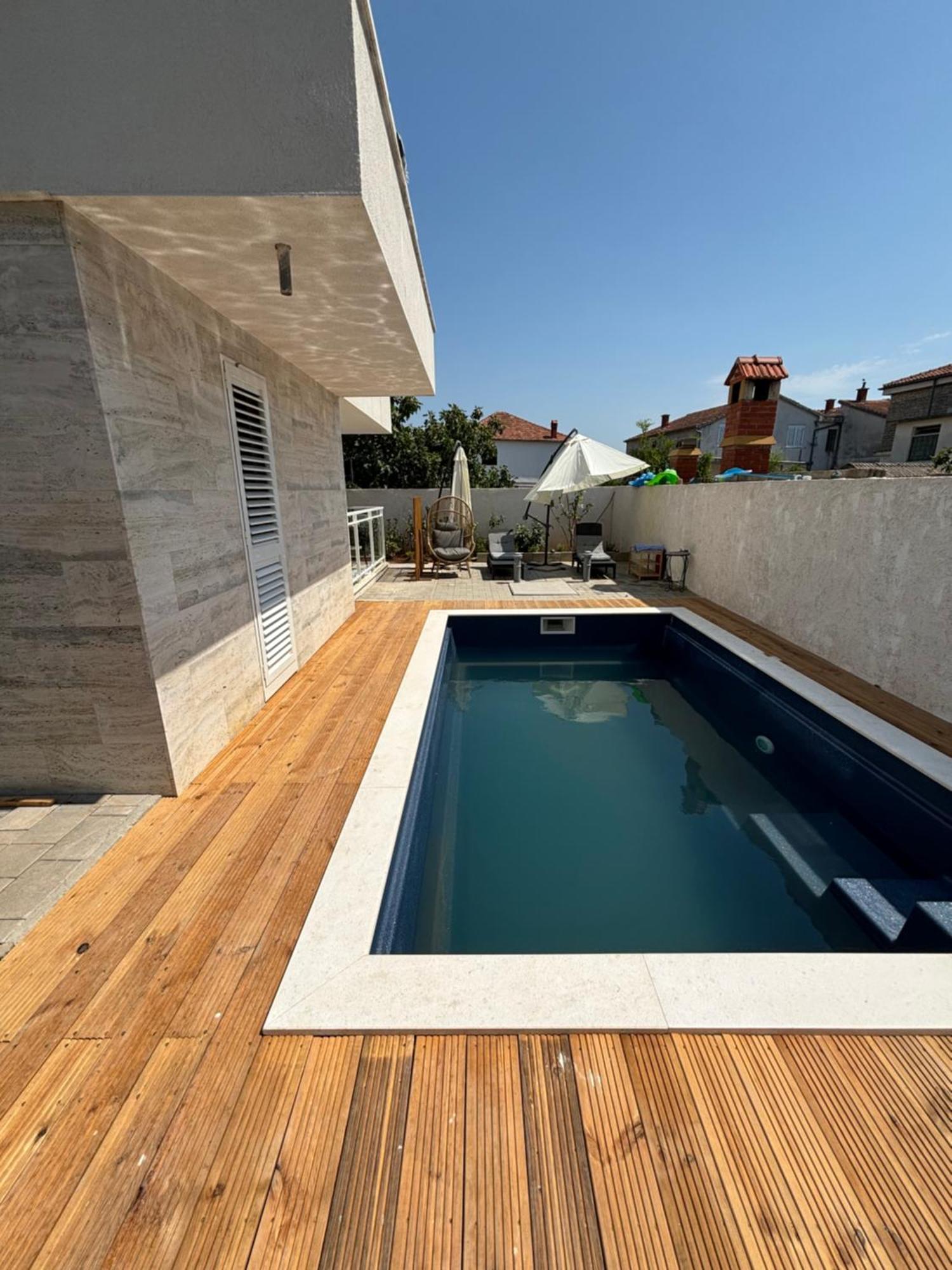 Vila Regina Apartment Rex With Swimming Pool يزيرا المظهر الخارجي الصورة